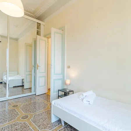 4 Bedroom Stunning In Apartment *