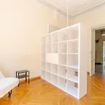 4 Bedroom Cozy Apartment In Genova Apartament
